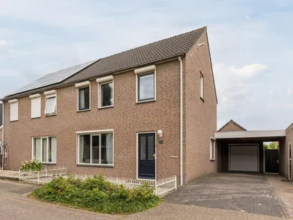 Twee-onder-één-kap te koop: Molenhoeven 17, Loosbroek Loosbroek