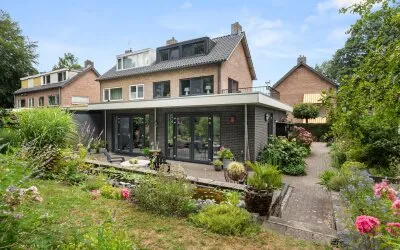 Corner house for sale: Molenkamp 25, De Laar Bennekom
