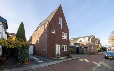 Vrijstaande woning te koop: Molenlaan 20, Verbindingslaan Bussum