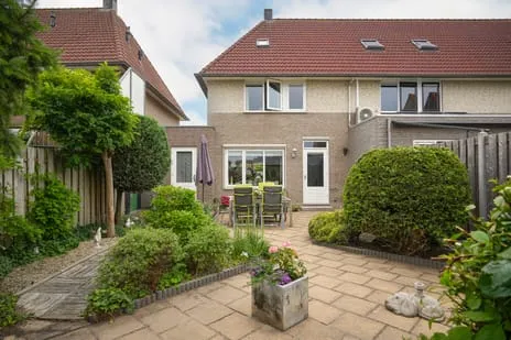 Terraced house for sale: Molenlaan 30, Groot-Ammers-Dorp Groot-Ammers