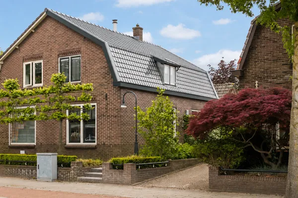 Twee-onder-één-kap te koop: Molenstraat 192, Zeeheldenbuurt Ede