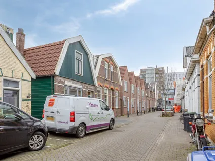 Twee-onder-één-kap te koop: Molenstraat 26, Zaandam