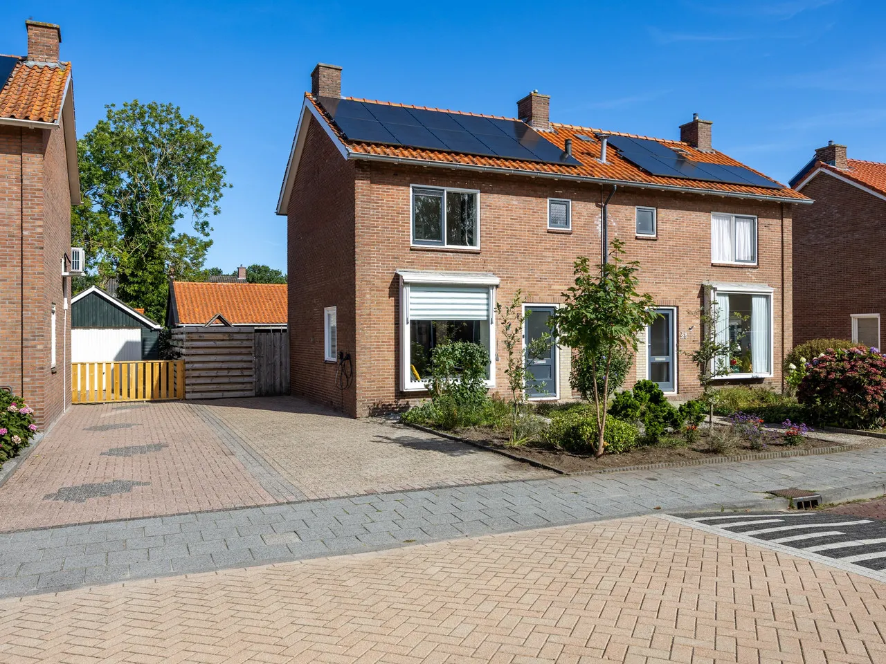 Twee-onder-één-kap te koop: Molenstraat 27, Marum
