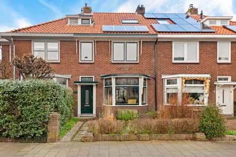 Tussenwoning te koop: Molenstraat 27, Centrum Sassenheim