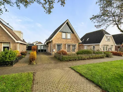 Vrijstaande woning te koop: Molenstraat 42, Den Oever (woonkern) Den Oever