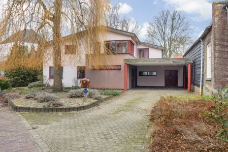 Vrijstaande woning te koop: Molenstraat 46, Raamsdonk Raamsdonk