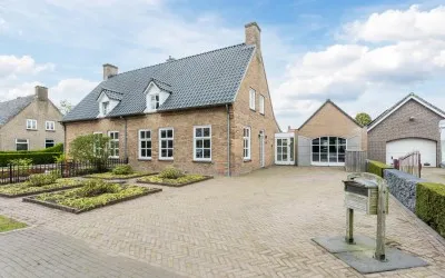 Twee-onder-één-kap te koop: Molenstraat 49, Zeeland Zeeland