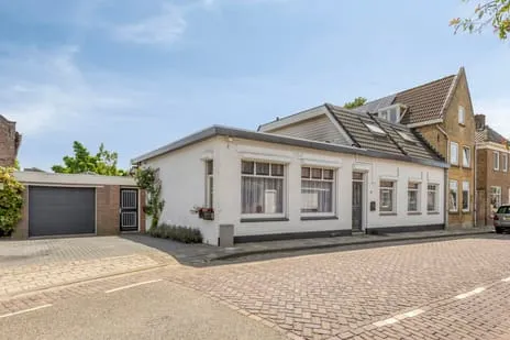 Twee-onder-één-kap te koop: Molenstraat 6, Standdaarbuiten Standdaarbuiten