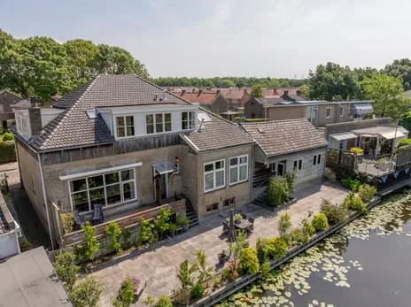 Detached house for sale: Molenstraat 66, Strijen Woonkern Strijen