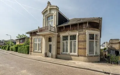 Vrijstaande woning te koop: Molenstraat 66, Strijen Woonkern Strijen