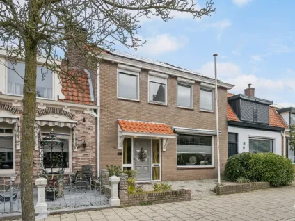 Tussenwoning te koop: Molenvlietsestraat 26, Tholen Tholen