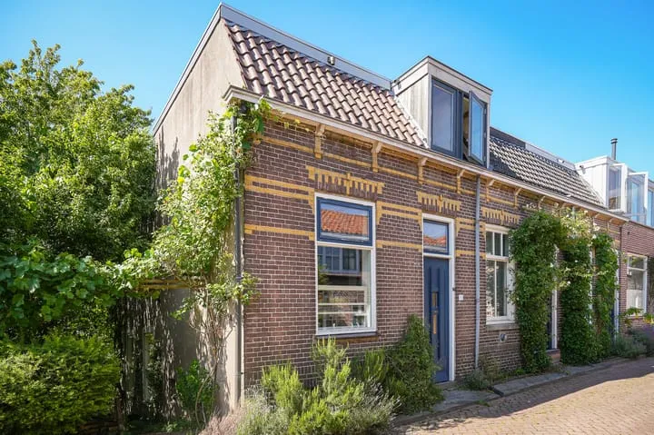 Corner house for sale: Molenwal 15, Binnenstad Culemborg