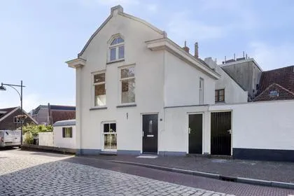Studio for sale: Molenwal 23, Zaltbommel Binnenstad Zaltbommel