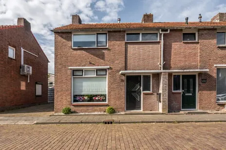 Twee-onder-één-kap te koop: Molenwater 13, Kapelle Kapelle