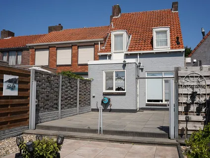 Tussenwoning te koop: Molenwater 21, Breskens Breskens