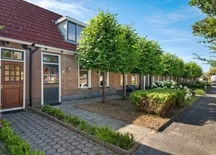 Tussenwoning te koop: Molenweg 18, Joure, Centrum Joure