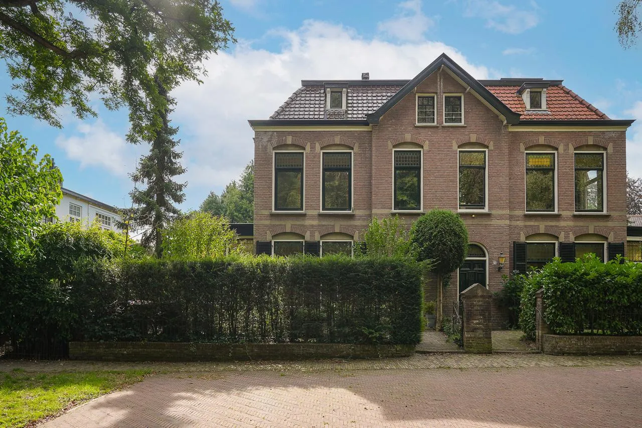 Twee-onder-één-kap te koop: Molenweg 19, Baarn