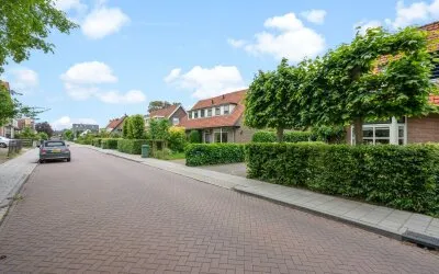 Twee-onder-één-kap te koop: Molenweg 22, Maartensdijk Kern Maartensdijk