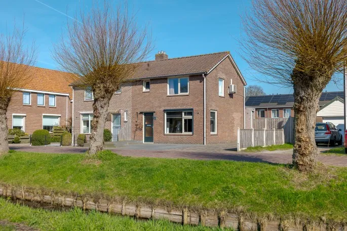Twee-onder-één-kap te koop: Molenweg 25, Griftebuurt Nijeveen