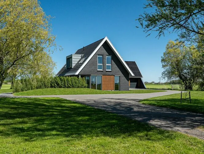 Vrijstaande woning te koop: Molenweg 4, Hitzum Hitzum