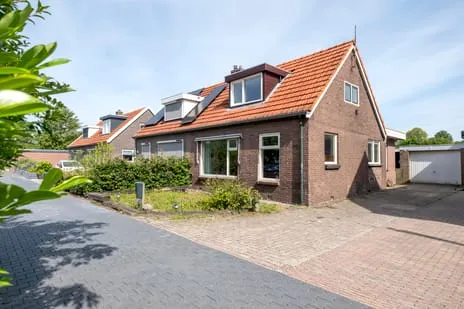 Twee-onder-één-kap te koop: Molenweg 49, Noordscheschut kern Noordscheschut