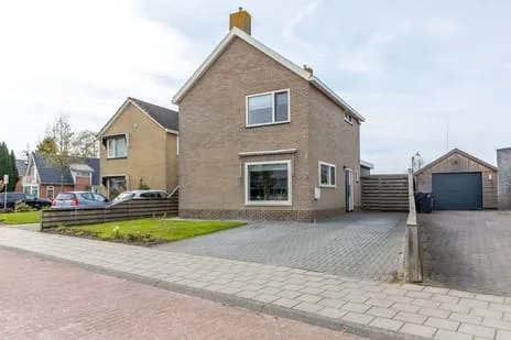 Vrijstaande woning te koop: Molenweg 7, Surhuisterveen Surhuisterveen