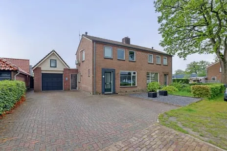 Twee-onder-één-kap te koop: Molenweg 8, Havelte Havelte