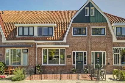 Terraced house for sale: Molenweg 90, Centrum Noord-West Enkhuizen
