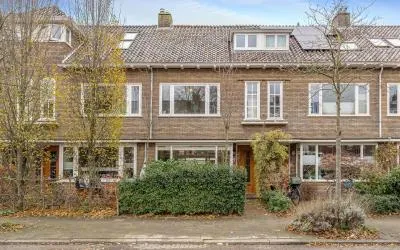 Tussenwoning te koop: Molièrelaan 21, Oog in Al Utrecht