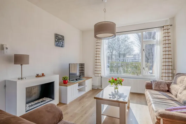 Tussenwoning te koop: Molièreweg 87, Lombardijen Rotterdam