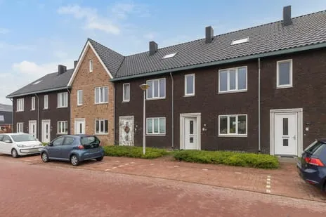 Tussenwoning te koop: Molkenkelder 34, Techum Leeuwarden