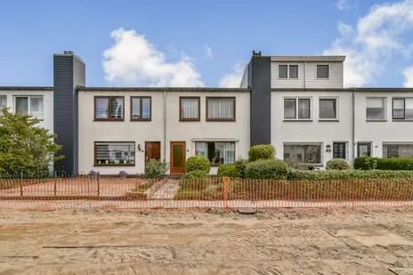 Tussenwoning te koop: Molukkenstraat 42, Indische Buurt Vlaardingen