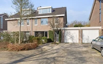 Tussenwoning te koop: Molvense Erven 240, Nuenen-Zuid Nuenen