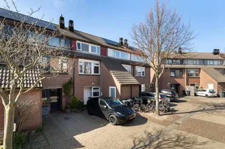 Tussenwoning te koop: Mondriaan 5, Zwartenhoek Monster