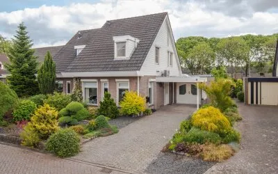 Twee-onder-één-kap te koop: Monnetstraat 23, Methen Zevenaar