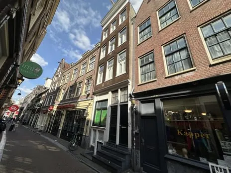 Studio te koop: Monnikenstraat 23-1, Burgwallen-Oost Amsterdam