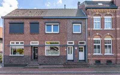 Tussenwoning te koop: Monseigneur Mannensstraat 12, Merkelbeek-Douvergenhout Merkelbeek