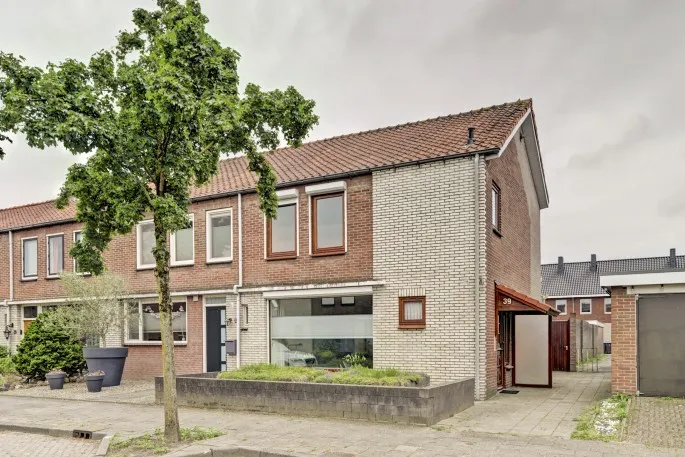 Hoekwoning te koop: Monseigneur van Hooydonkstraat 39, Vijf Eiken Rijen