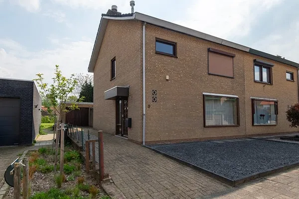 Twee-onder-één-kap te koop: Monseigneur Lemmensstraat 9, Nieuw Lotbroek-Noord Hoensbroek