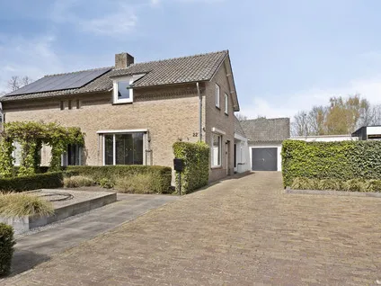 Twee-onder-één-kap te koop: Monseigneur van den Hurklaan 22, Monseigneur van Den Hurklaan Heesch