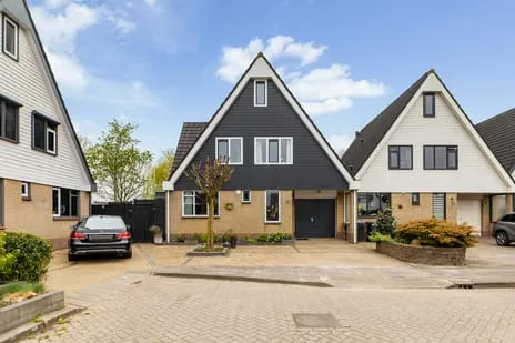 Hoekwoning te koop: Monsmastate 24, Camminghaburen-Zuid Leeuwarden