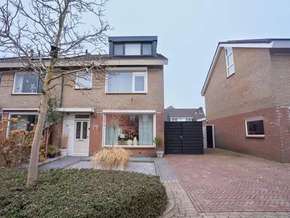 Hoekwoning te koop: Morelissenstraat 24, 't Loo 'T Loo Oldebroek