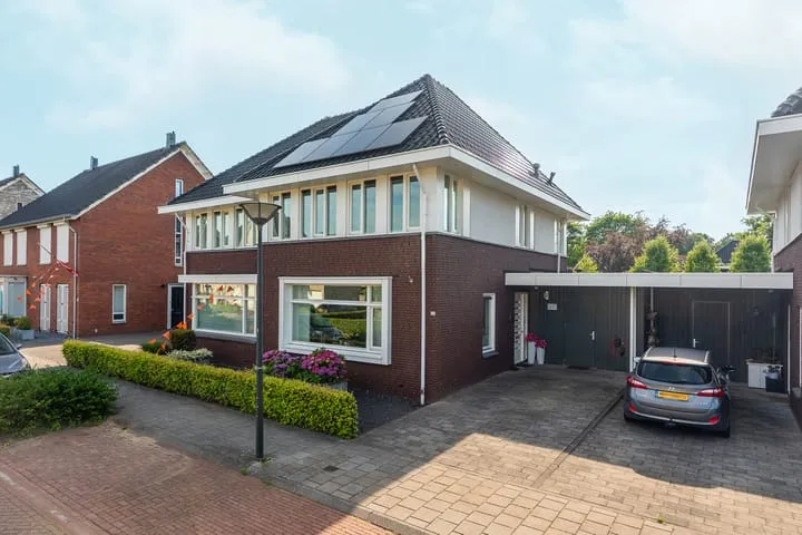 Terraced house for sale: Morijnenhof 23, Schaijk Schaijk