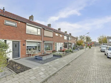 Tussenwoning te koop: Morlodestraat 10, Krabbendijke - Kern Krabbendijke
