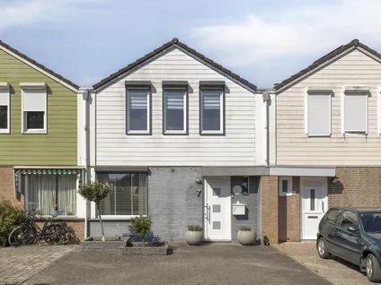 Tussenwoning te koop: Moselborg 7, Maastricht