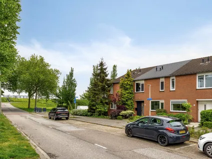 Tussenwoning te koop: Mosselbaai 4, Baaienbuurt Capelle Aan Den Ijssel
