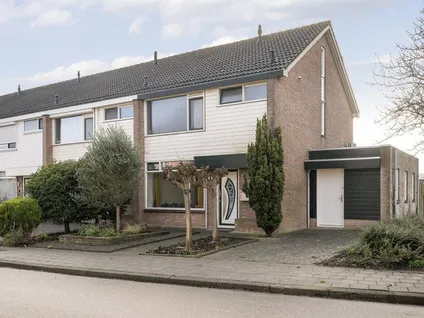 Hoekwoning te koop: Mossellaan 2, Tholen Tholen