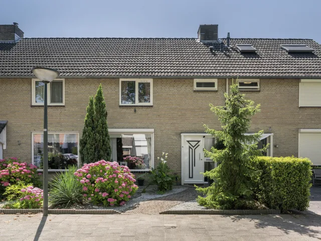 Tussenwoning te koop: Mossellaan 44, Tholen
