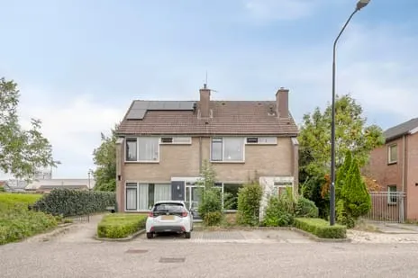 Twee-onder-één-kap te koop: Mosterdmolenweg 6, Montfoort Montfoort