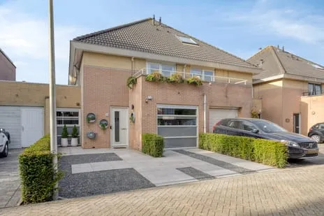Tussenwoning te koop: Motet 14, Kampen